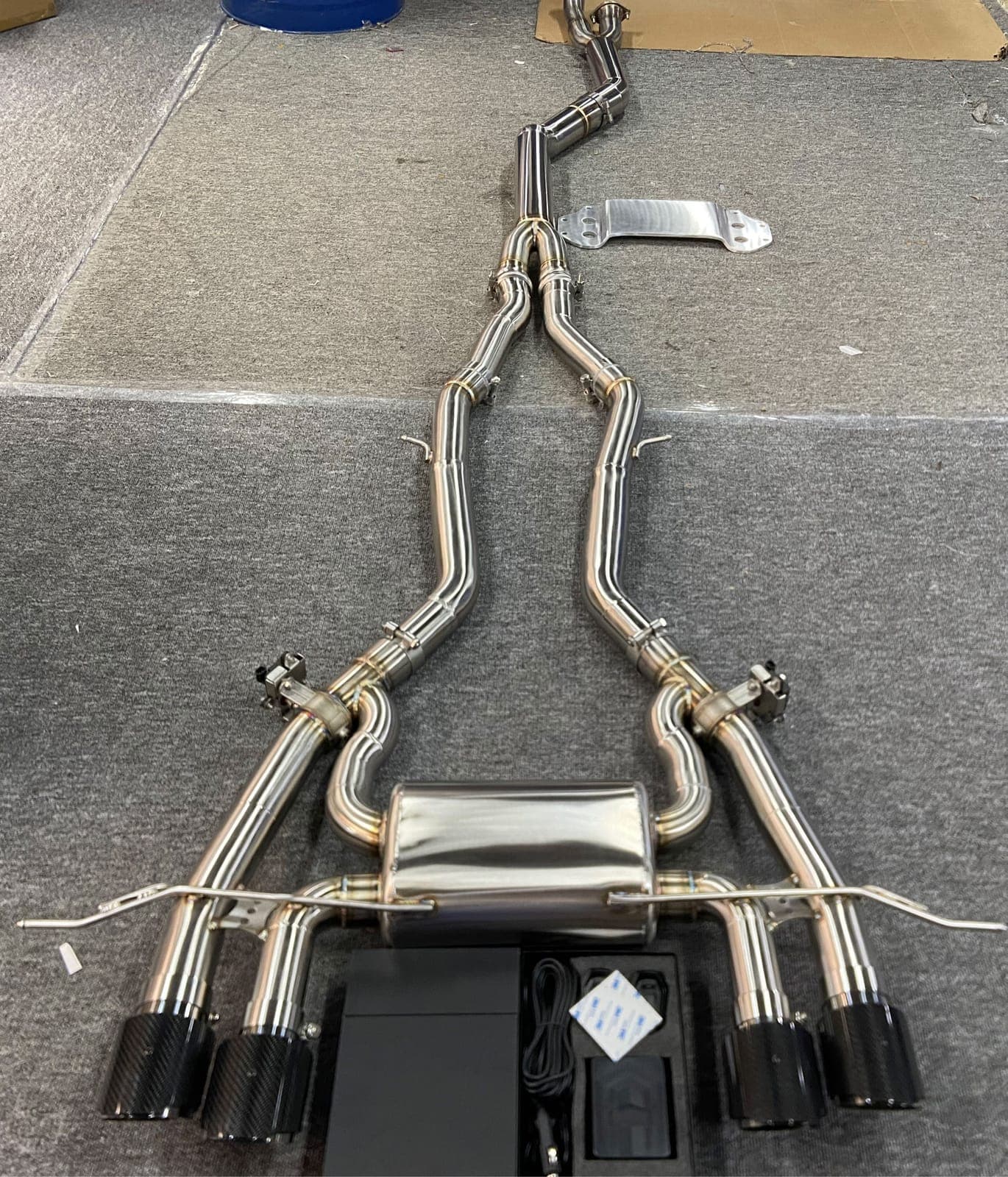 Valved exhaust system